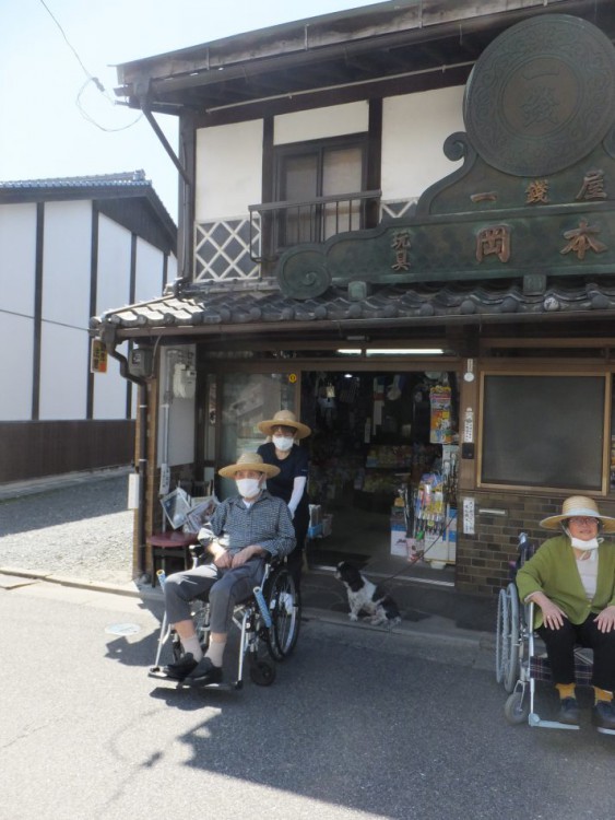 戦後まもなく開業された岡本一銭屋